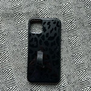 iPhone 11 black leopard loopy case